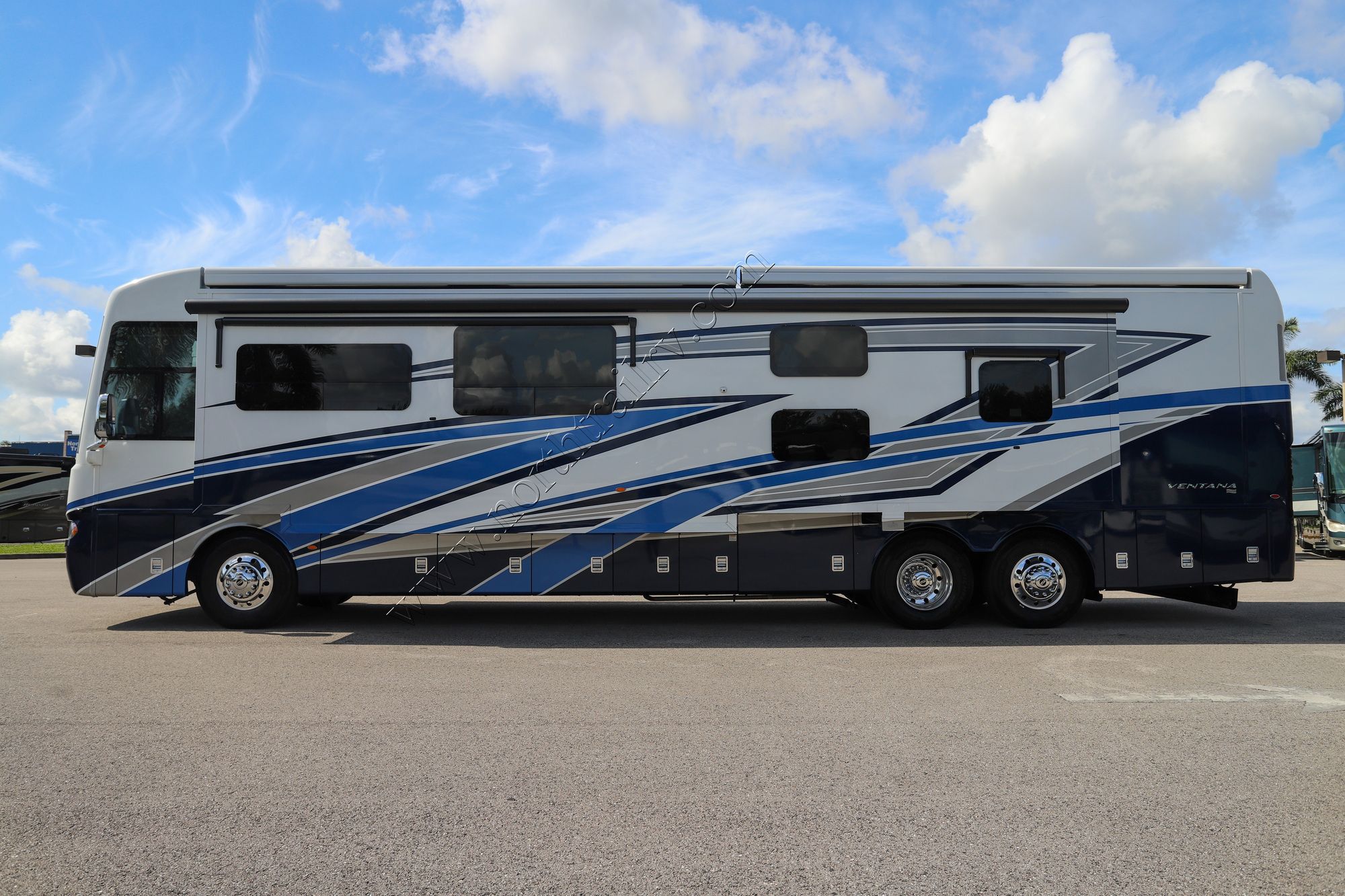 Used 2022 Newmar Ventana 4310 Class A  For Sale
