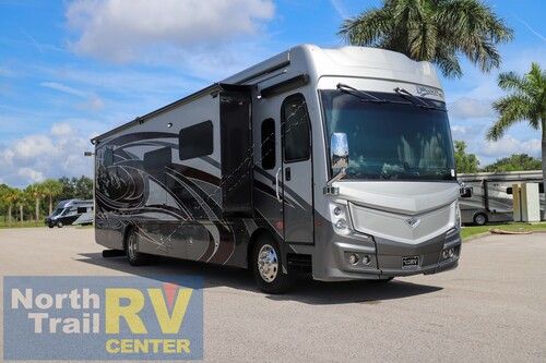 2022 Fleetwood Discovery Lxe 40M