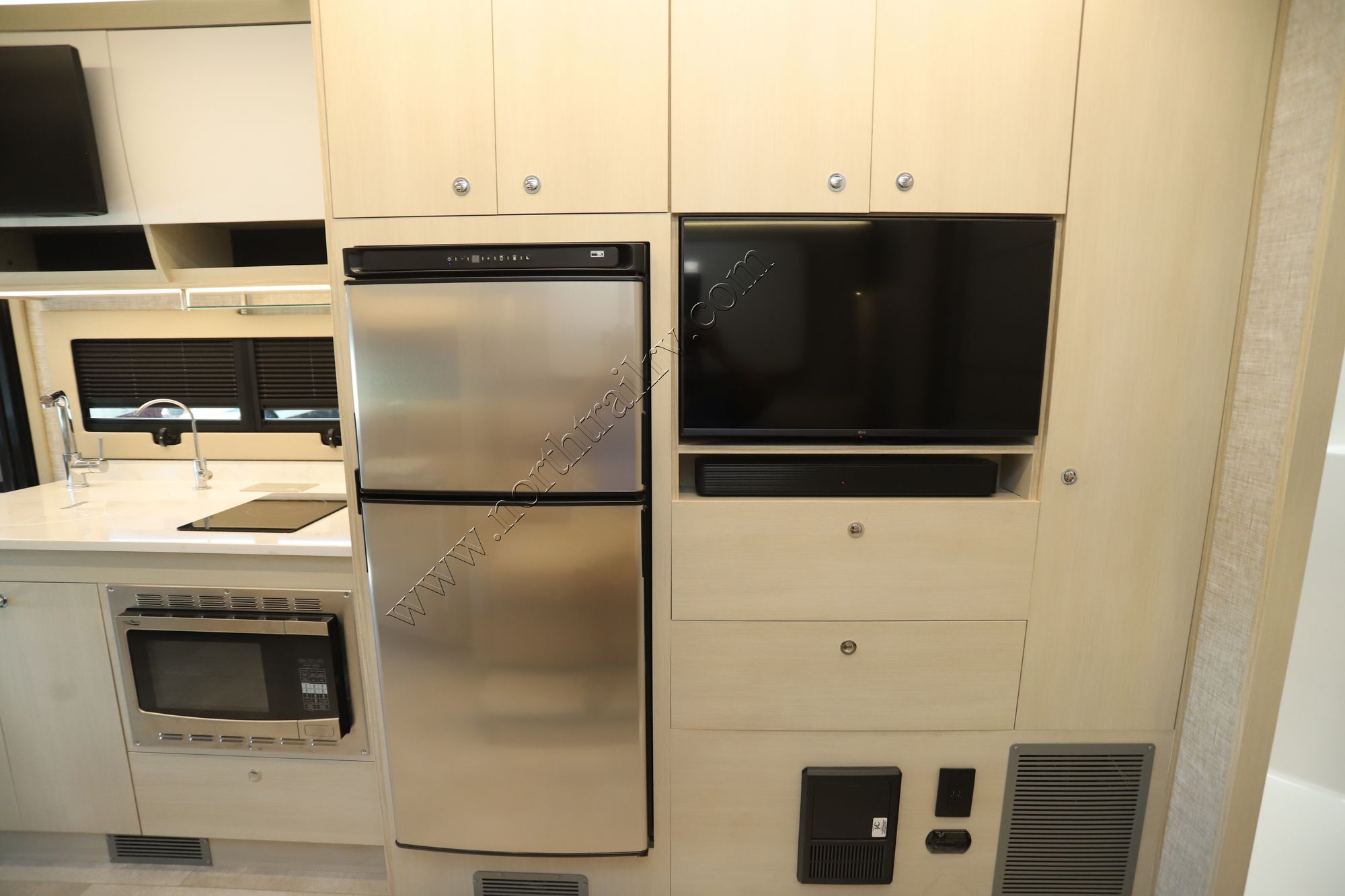 Used 2025 Tiffin Motor Homes Wayfarer 25RW Class C  For Sale
