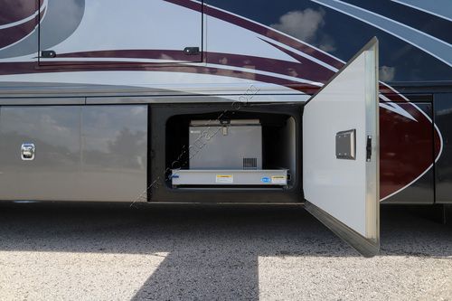 2022 Fleetwood Discovery Lxe 40M