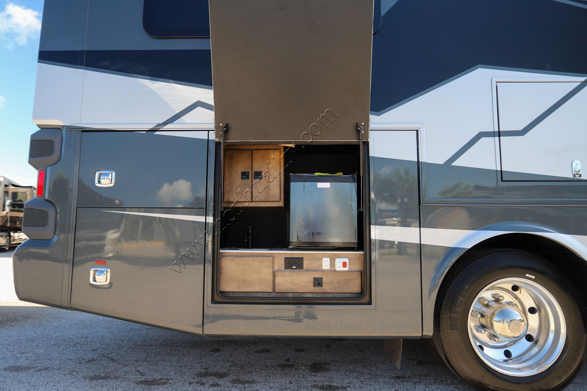 New 2026 Tiffin Motor Homes Allegro 29NA Class A  For Sale