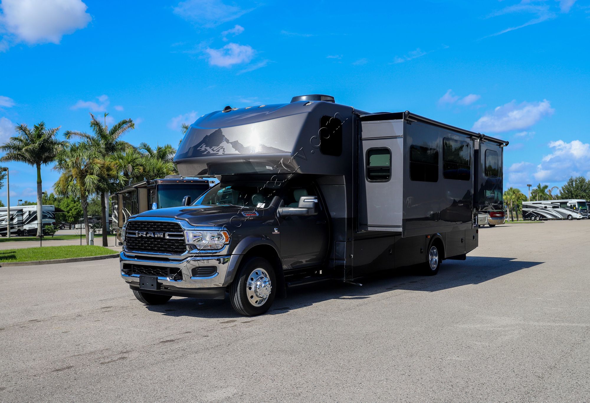 Used 2025 Dynamax Isata 5 30FWD Super C  For Sale