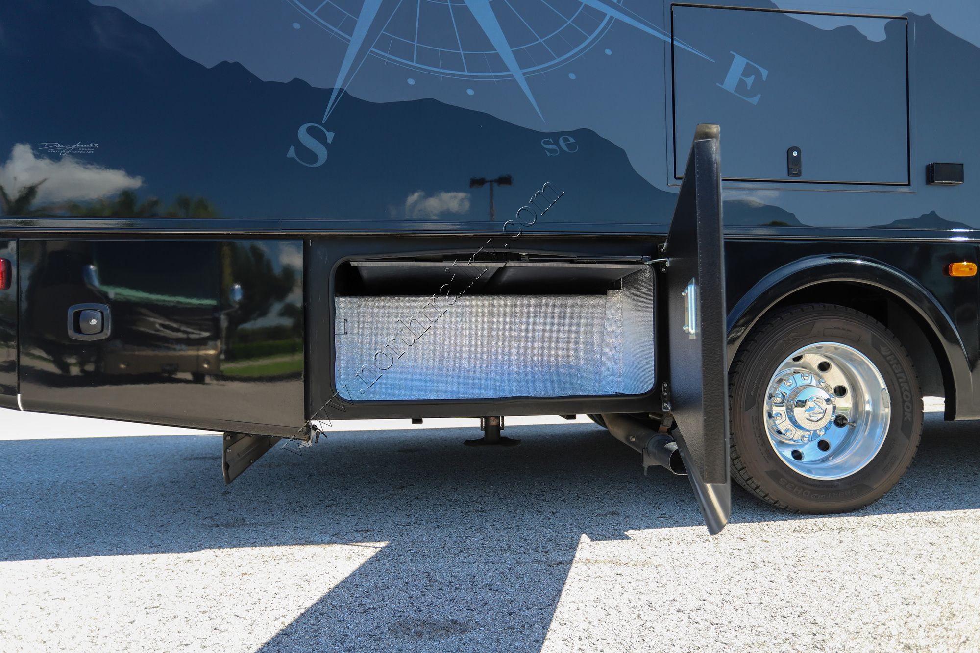 Used 2025 Dynamax Isata 5 30FWD Super C  For Sale