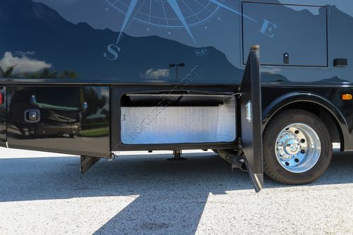 2025 Dynamax Isata 5 30FWD