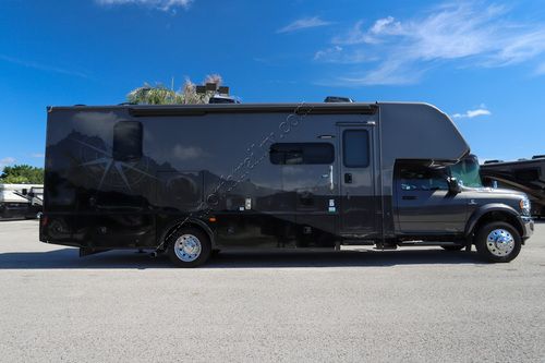 2025 Dynamax Isata 5 30FWD