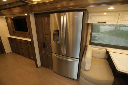 2026 Newmar Summit Aire 4505