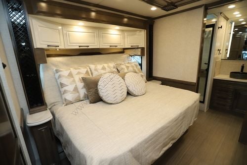 2026 Newmar Summit Aire 4505