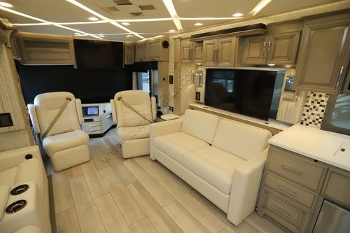 2023 Newmar Mountain Aire 4551