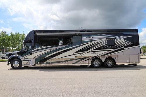 2022 Newmar Supreme Aire 4573 Super C