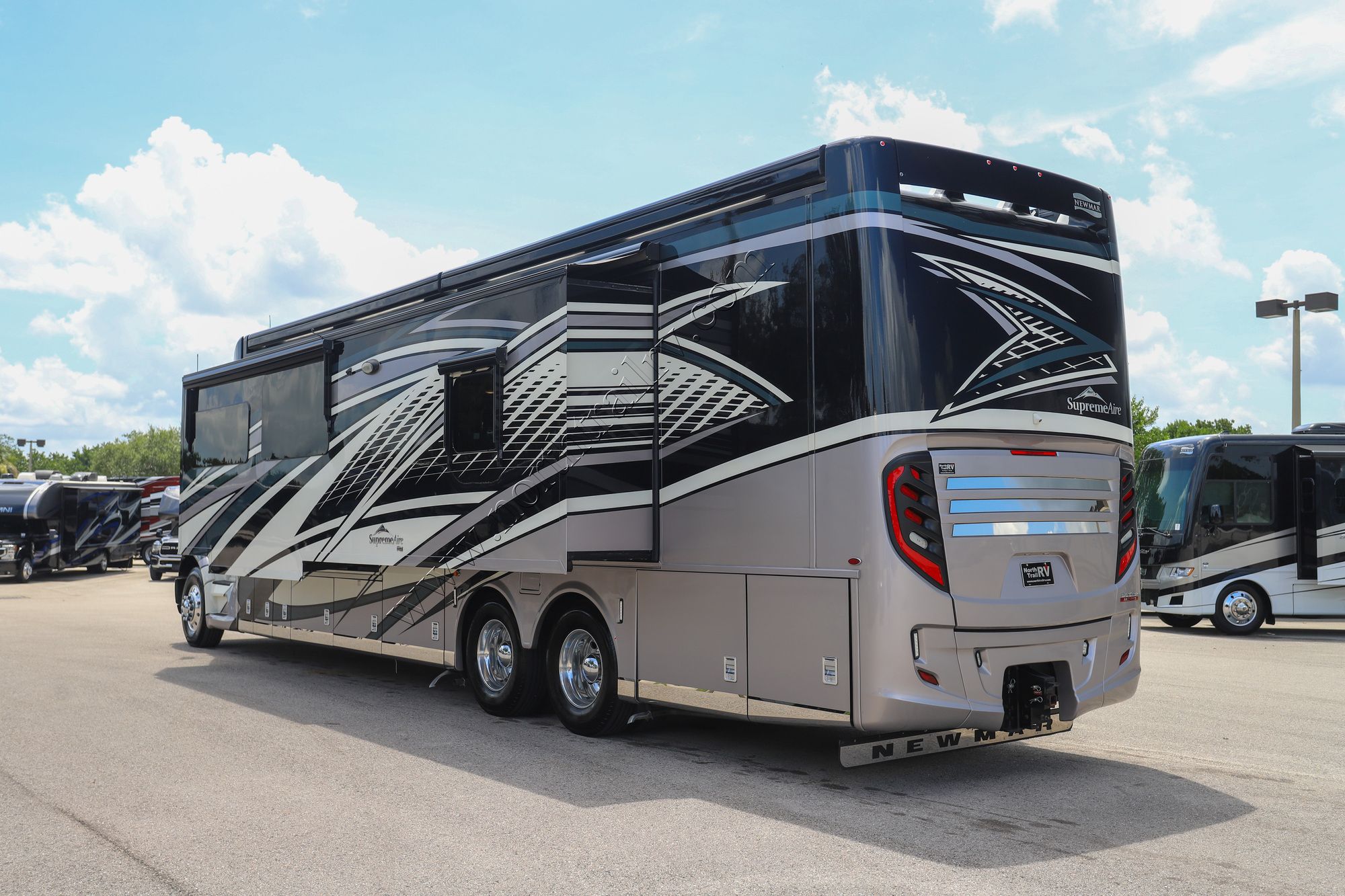 Used 2022 Newmar Supreme Aire 4573 Super C  For Sale