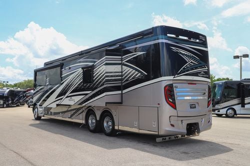 2022 Newmar Supreme Aire 4573 Super C