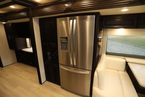 2022 Newmar Supreme Aire 4573 Super C