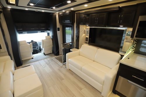 2022 Newmar Supreme Aire 4573 Super C