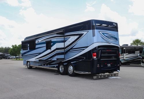 2023 Newmar Mountain Aire 4551