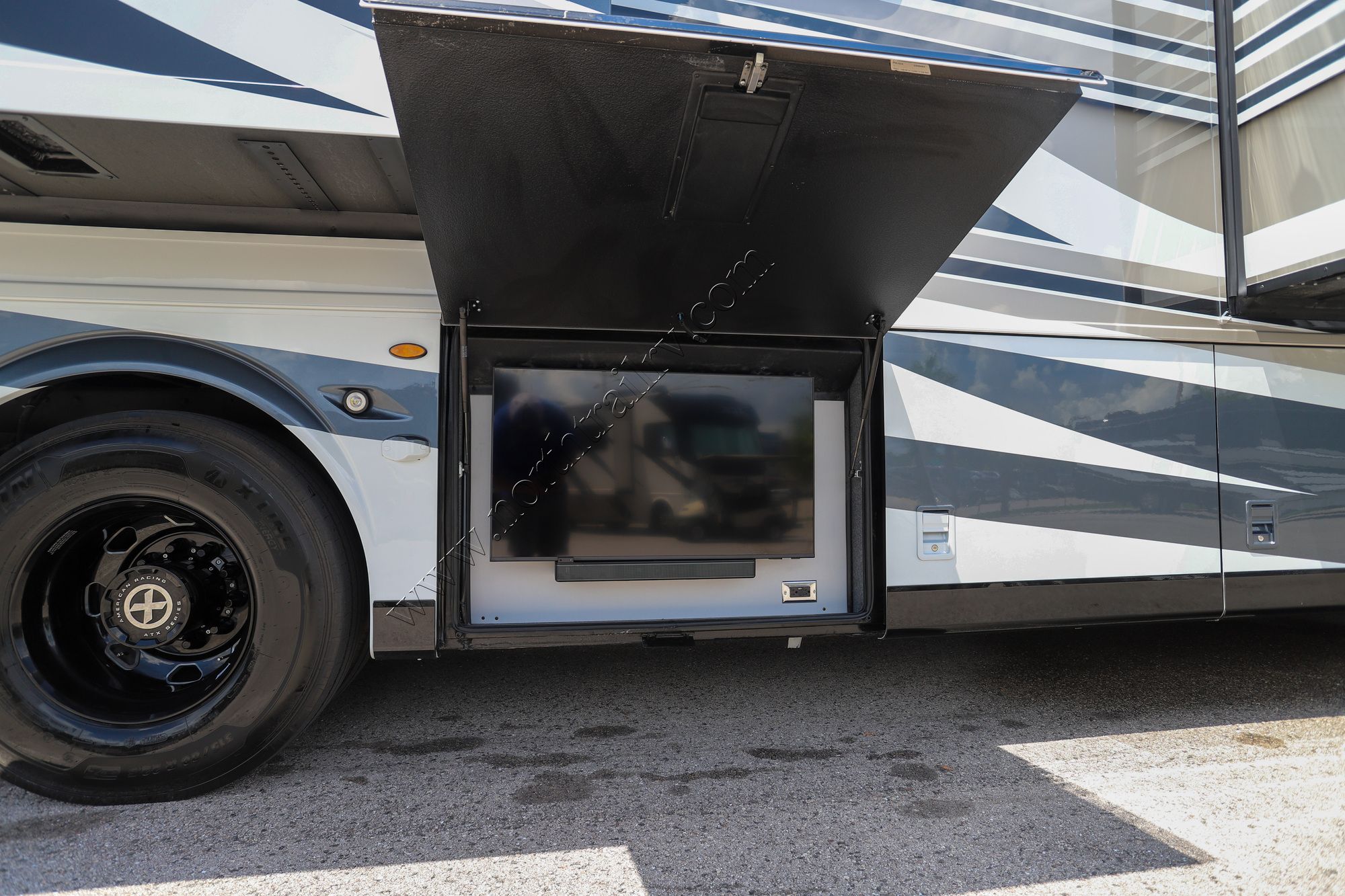 New 2026 Newmar London Aire 4569 Class A  For Sale