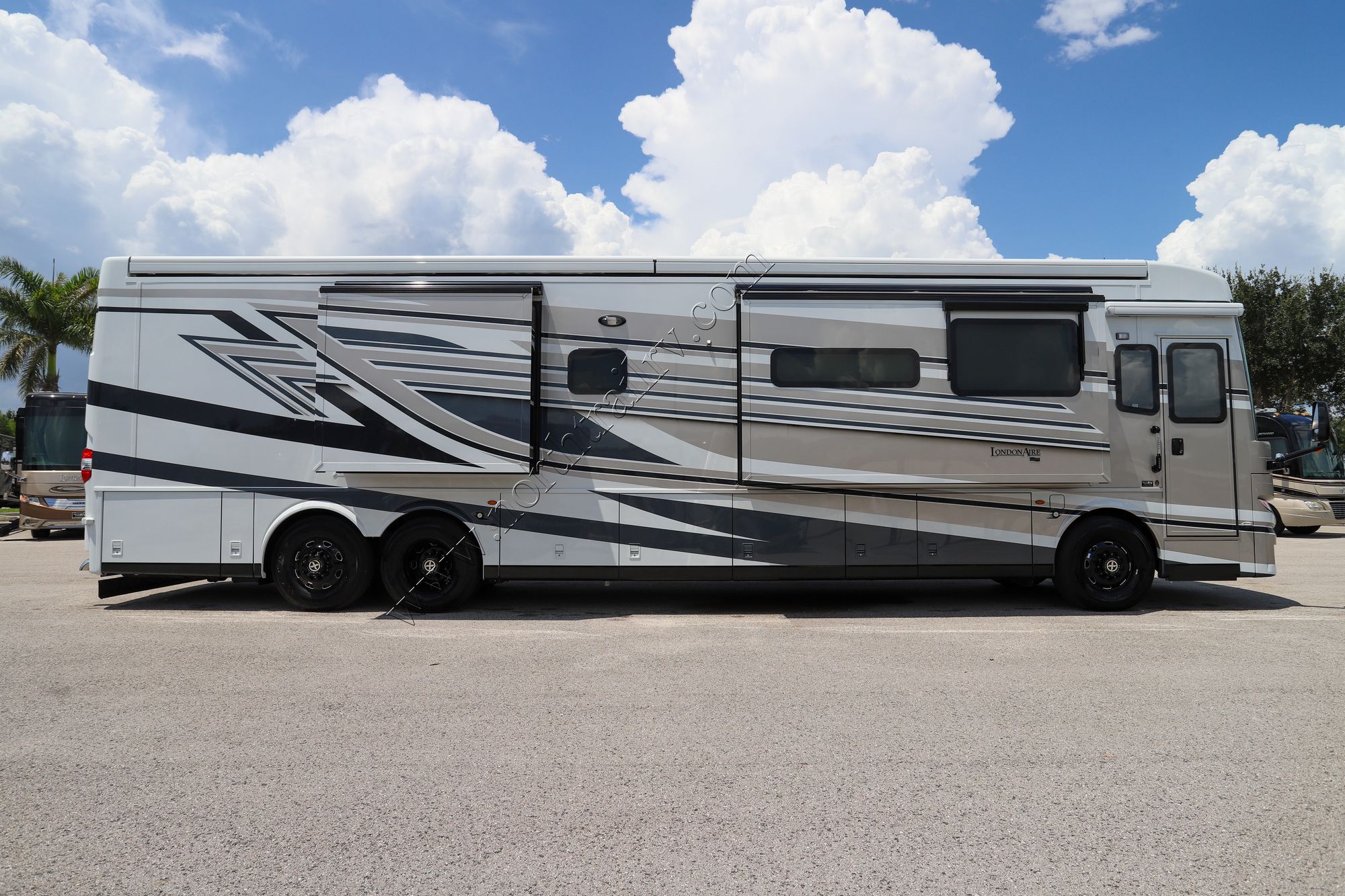 New 2026 Newmar London Aire 4569 Class A  For Sale