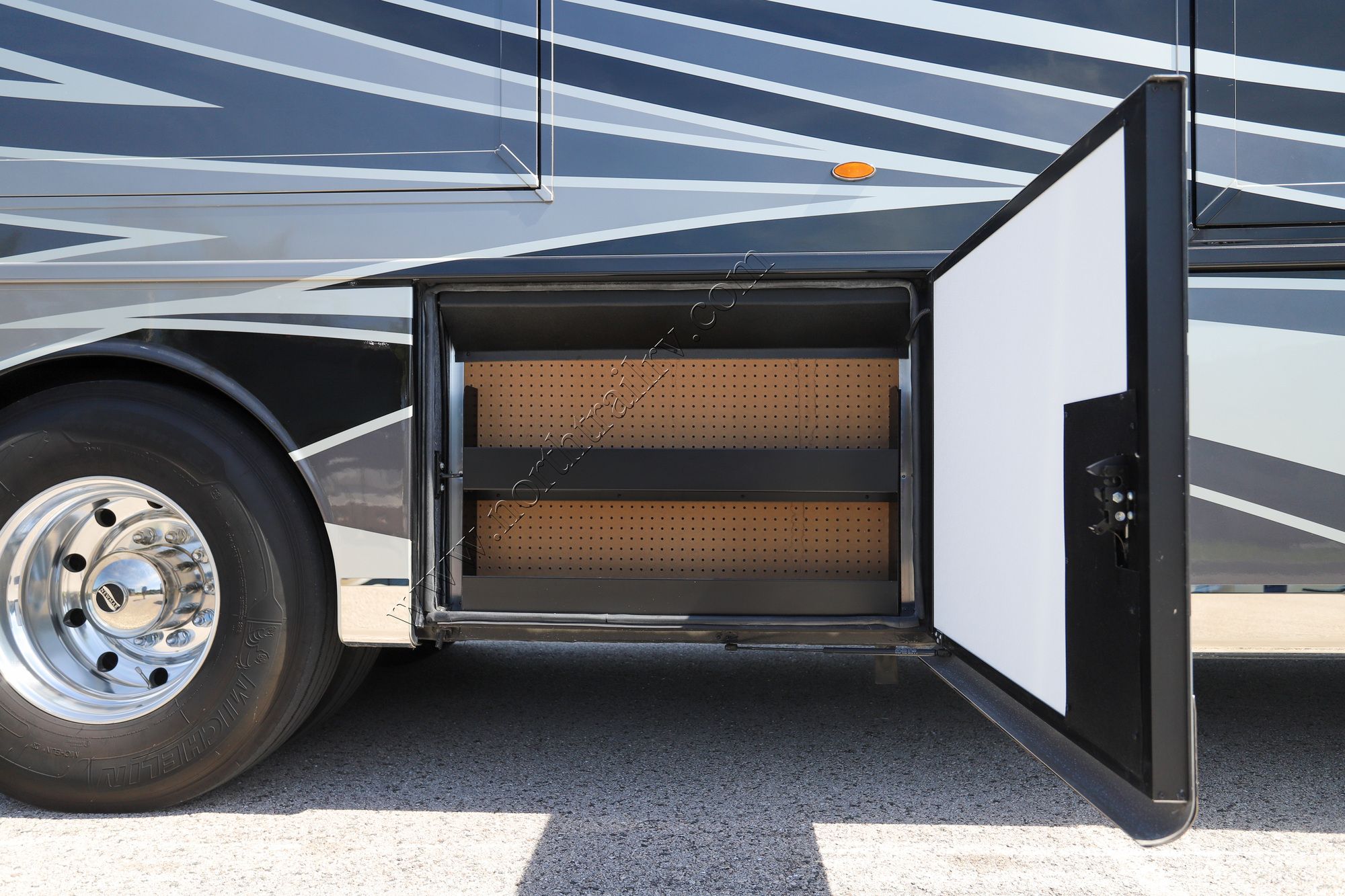 Used 2023 Newmar Dutch Star 4081 Class A  For Sale