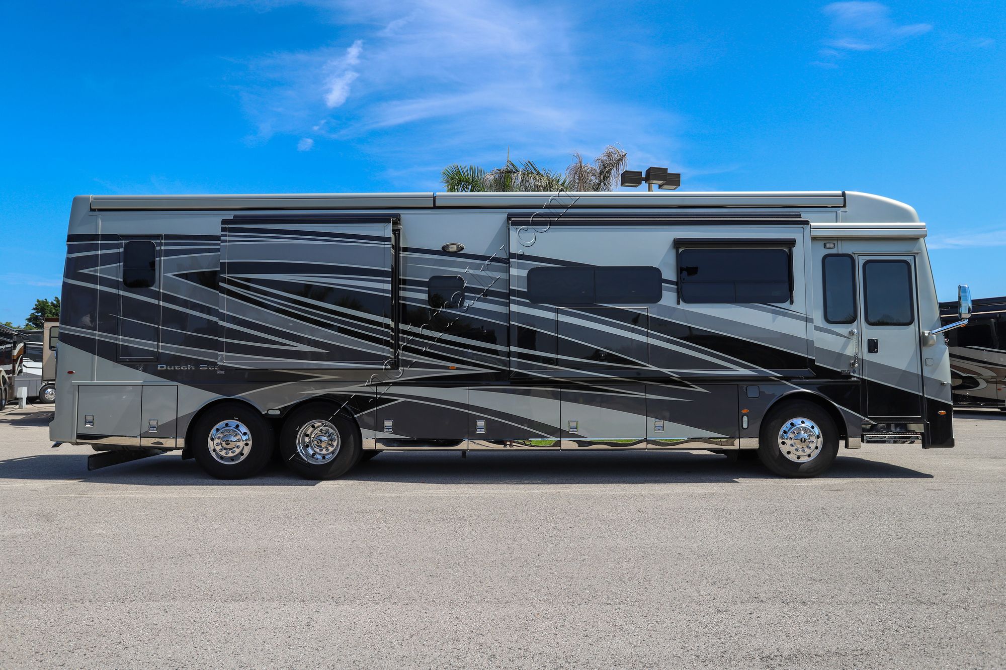 Used 2023 Newmar Dutch Star 4081 Class A  For Sale