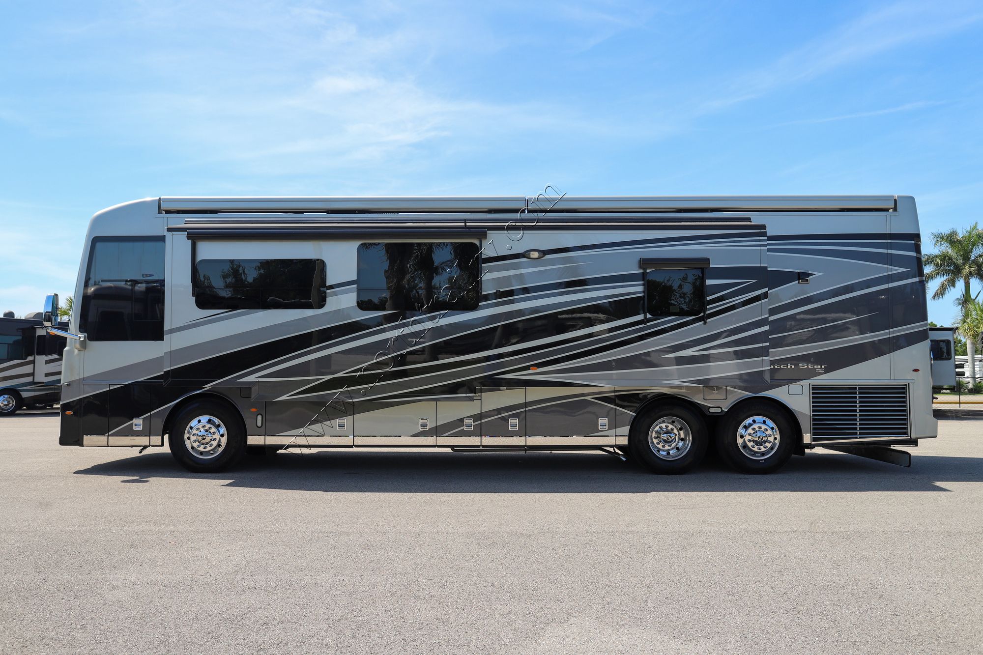 Used 2023 Newmar Dutch Star 4081 Class A  For Sale