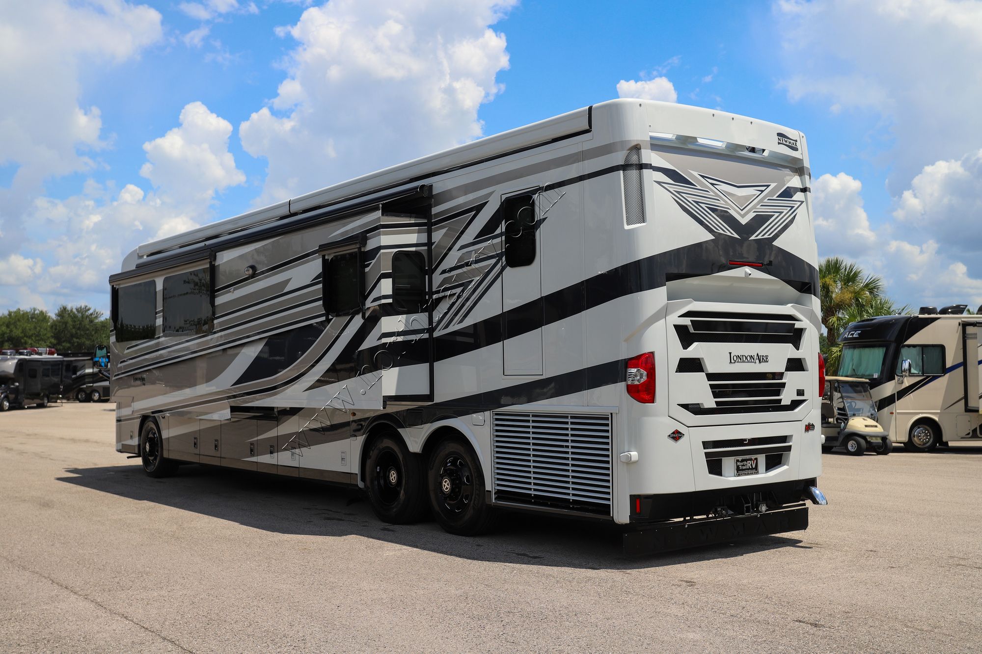 New 2026 Newmar London Aire 4569 Class A  For Sale