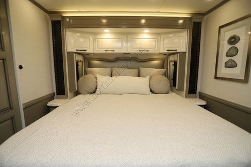 2026 Newmar London Aire 4569