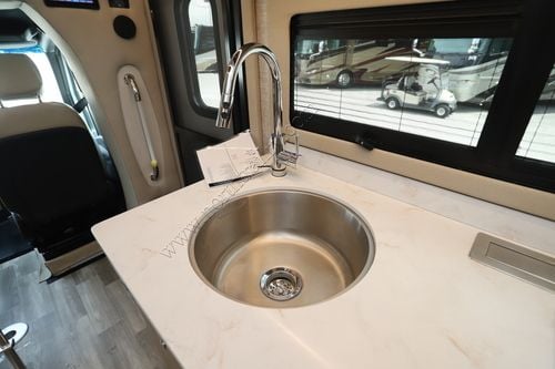 2026 Tiffin Motor Homes Wayfarer 25XRW