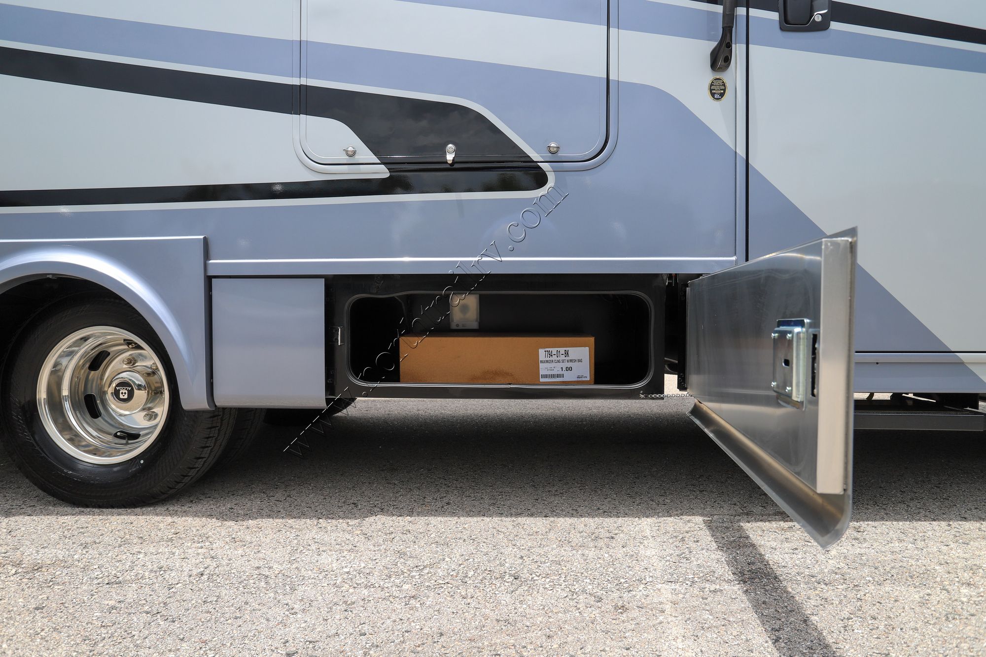 New 2026 Tiffin Motor Homes Wayfarer 25XRW Class C  For Sale