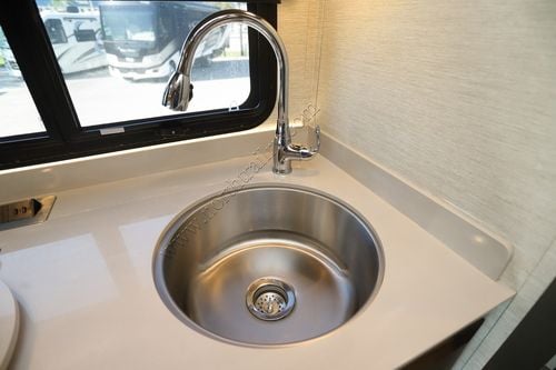 2021 Tiffin Motor Homes Wayfarer 25TW