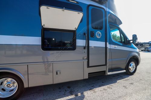 2021 Tiffin Motor Homes Wayfarer 25TW