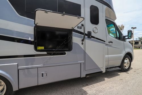 2026 Tiffin Motor Homes Wayfarer 25XRW