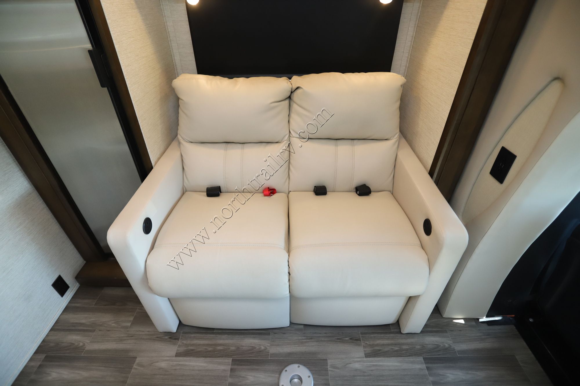Used 2021 Tiffin Motor Homes Wayfarer 25TW Class C  For Sale