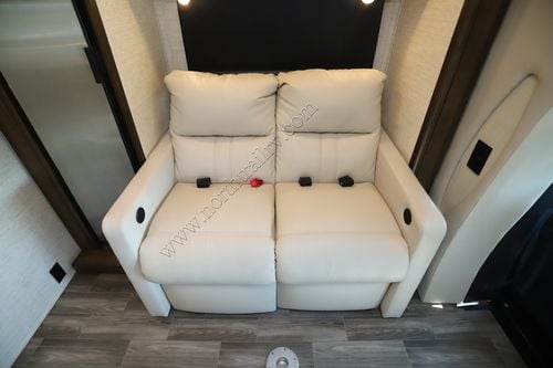 2021 Tiffin Motor Homes Wayfarer 25TW