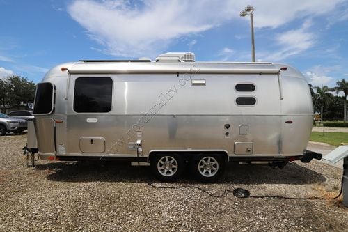 2025 Airstream Flying Cloud 23FB
