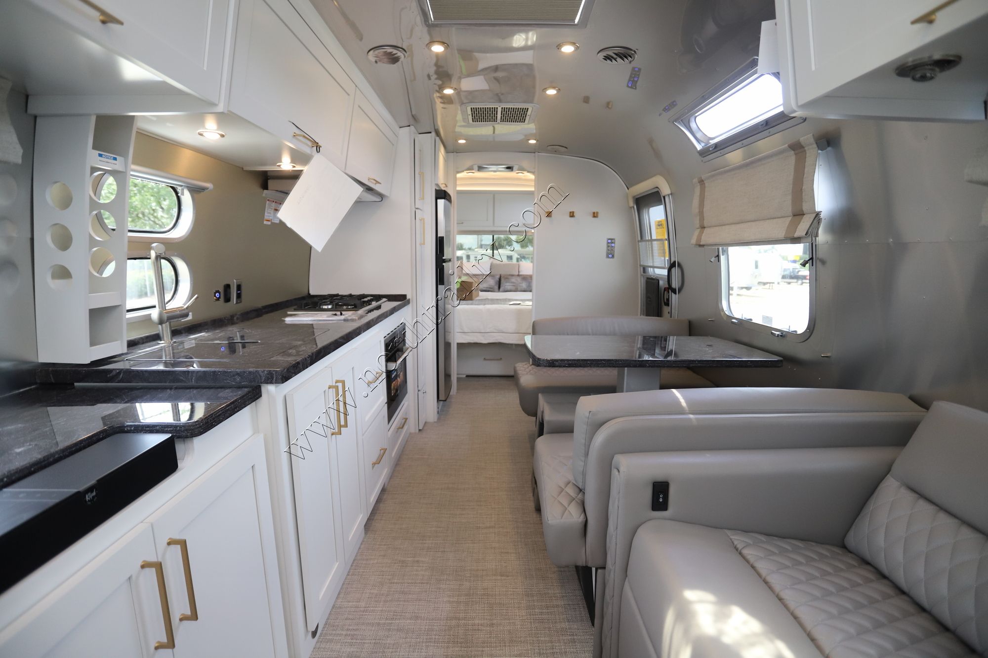 New 2026 Airstream Classic 33FB Travel Trailer  For Sale