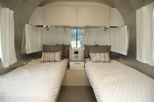 2025 Airstream Flying Cloud 23FB