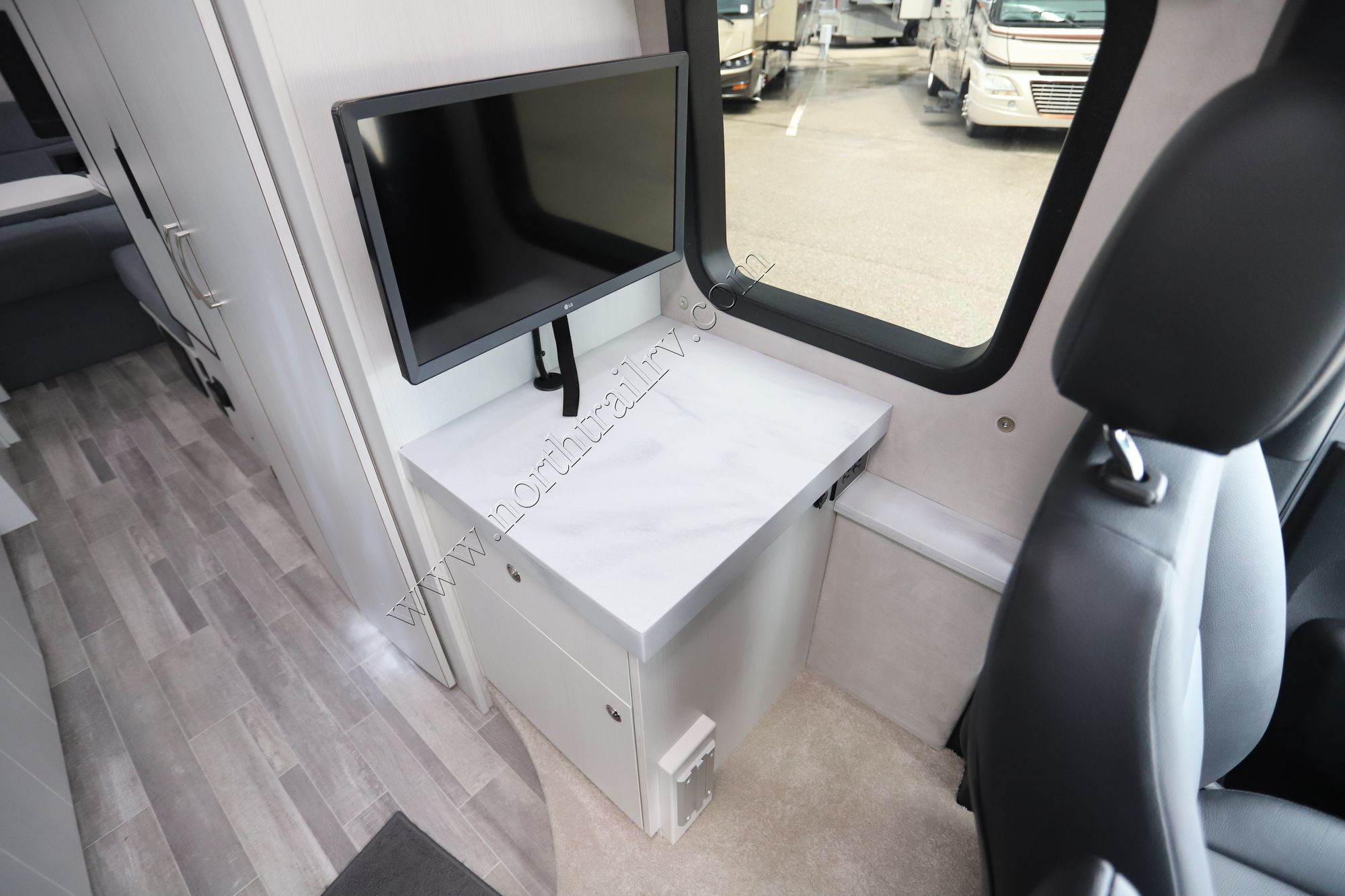 Used 2023 Pleasure-Way Plateau FL Class B  For Sale