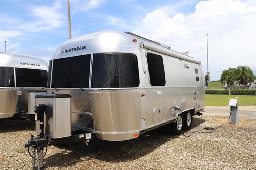 2025 Airstream Flying Cloud 23FB