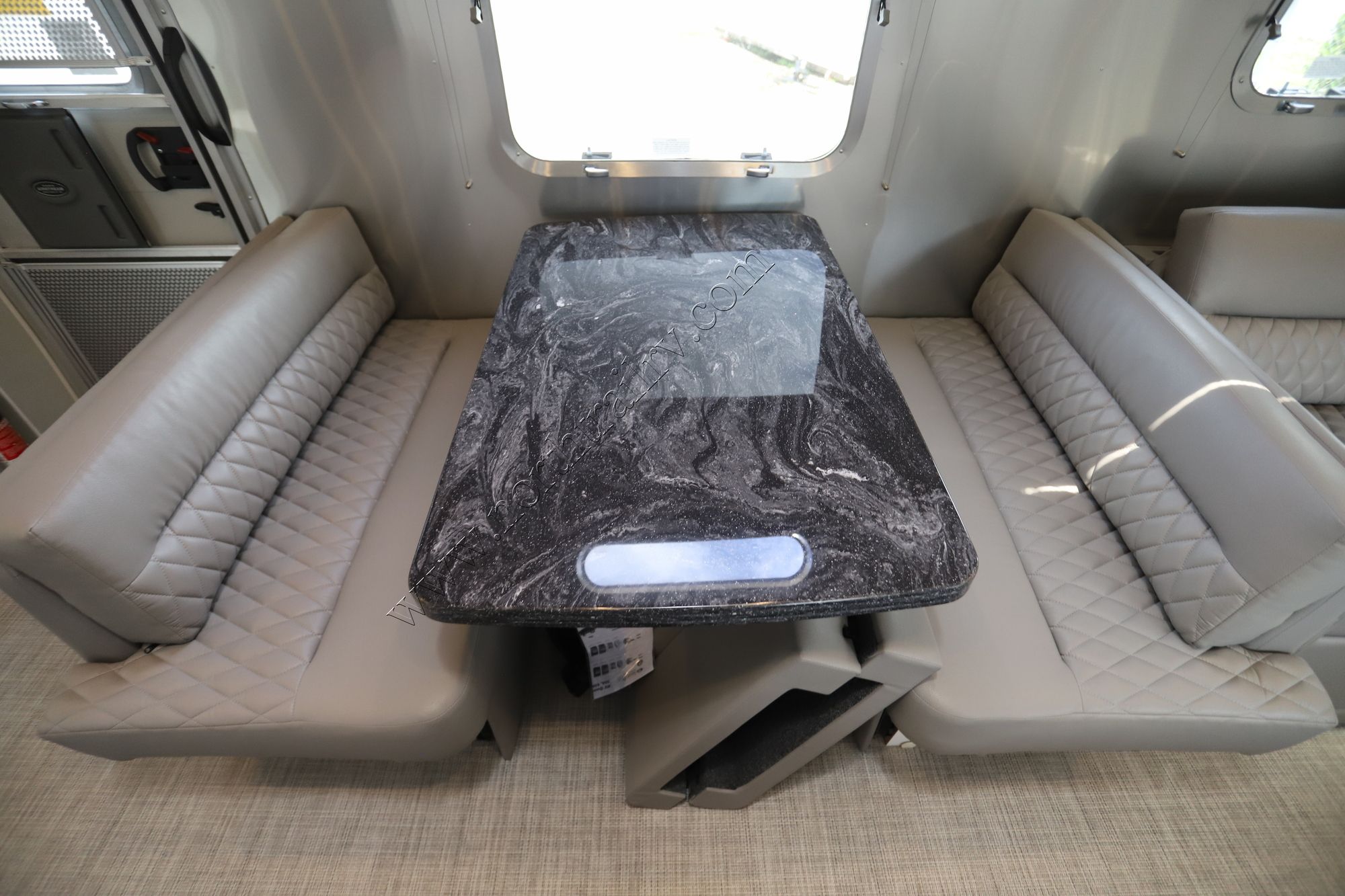 New 2026 Airstream Classic 33FB Travel Trailer  For Sale