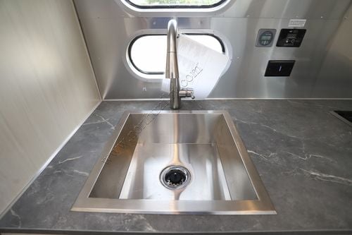 2025 Airstream Flying Cloud 23FB