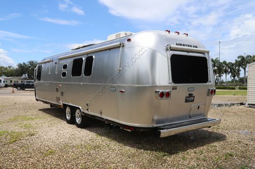 2026 Airstream Classic 33FB Travel Trailer