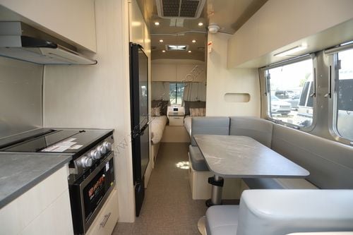 2025 Airstream Flying Cloud 23FB