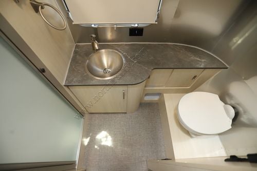 2025 Airstream Flying Cloud 23FB