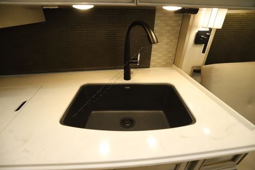 2024 Newmar London Aire 4521