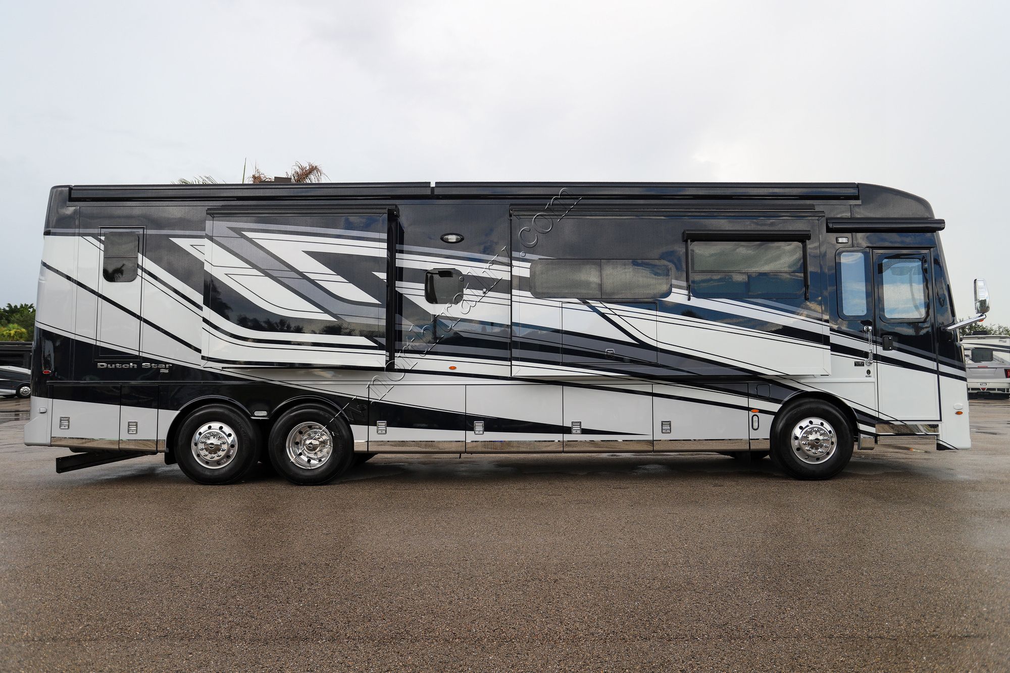 New 2026 Newmar Dutch Star 4081 Class A  For Sale