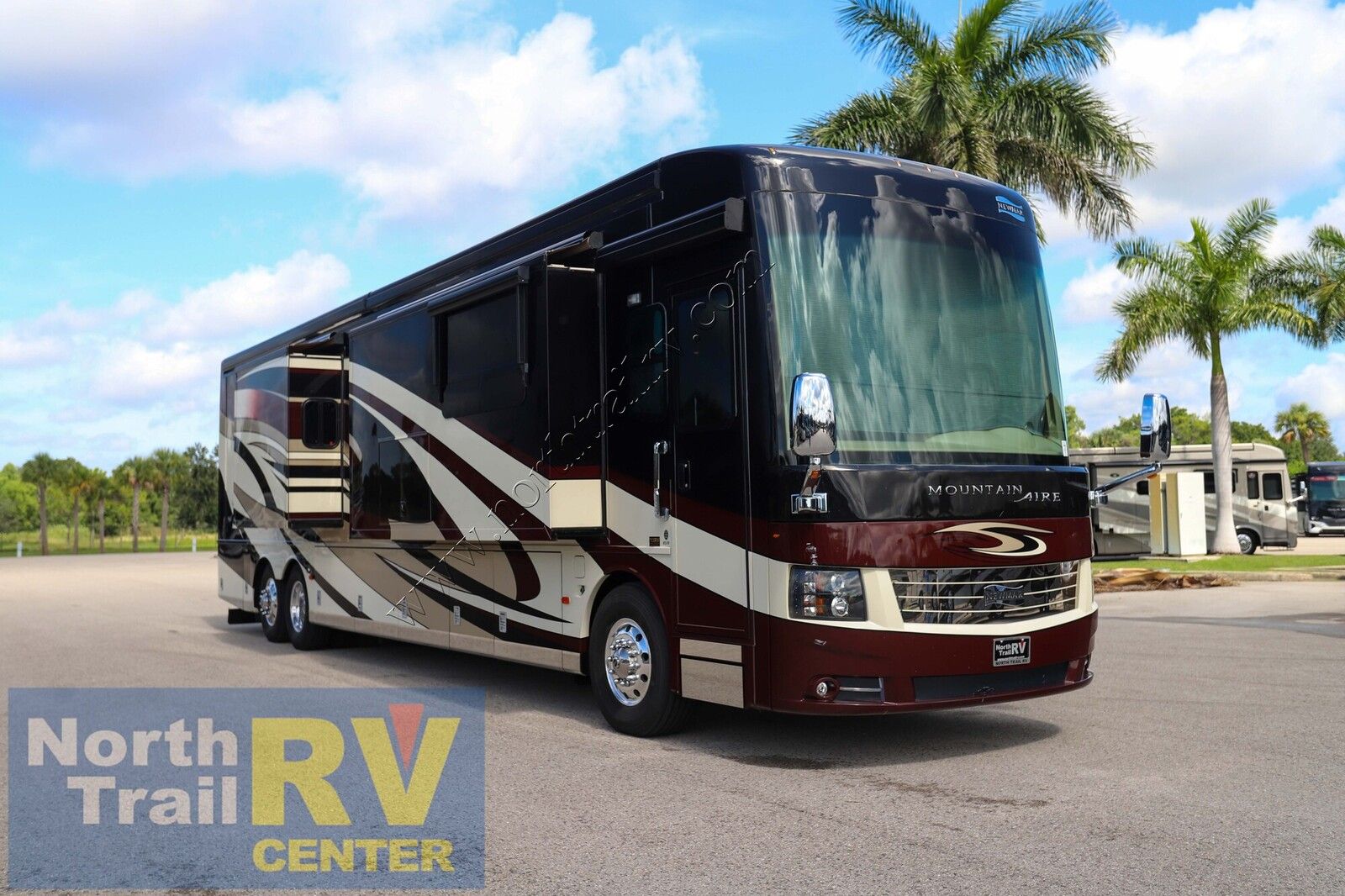 2017 Newmar Mountain Aire 4519 16114-2