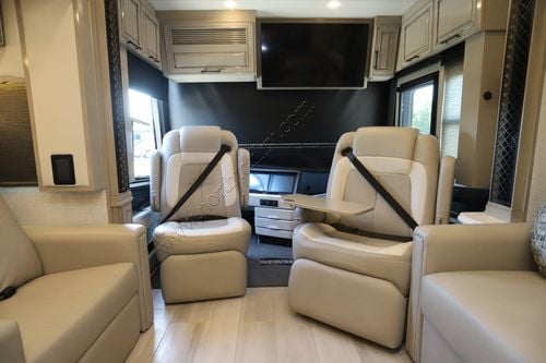 2024 Newmar London Aire 4521
