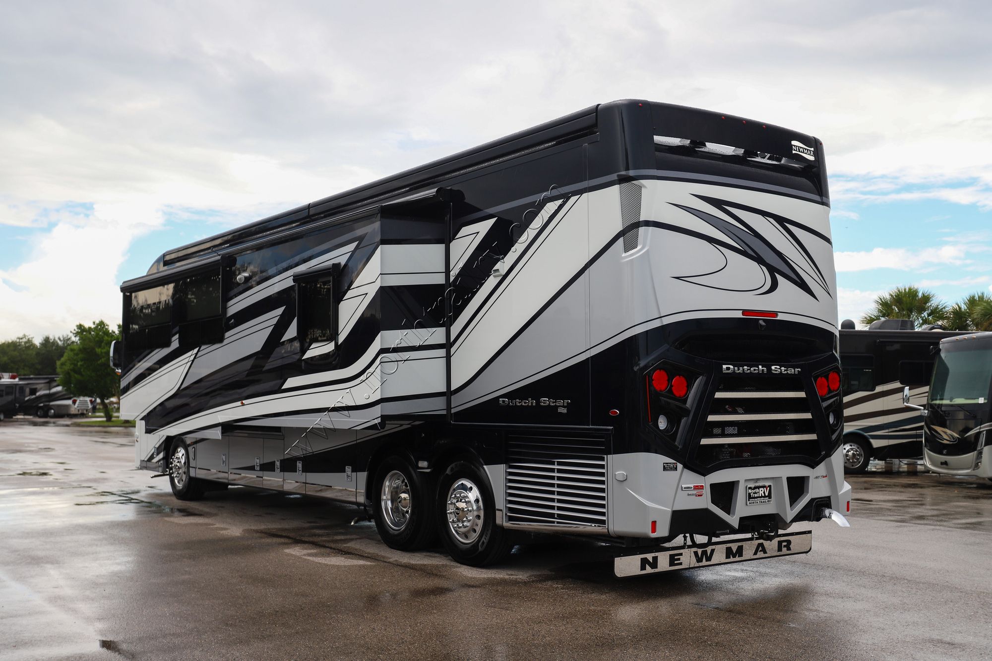 New 2026 Newmar Dutch Star 4081 Class A  For Sale