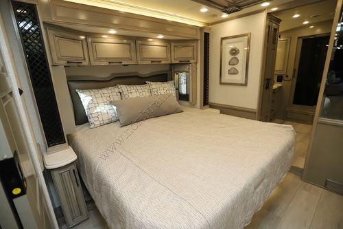 2024 Newmar London Aire 4521