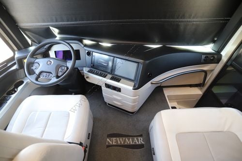 2024 Newmar London Aire 4521