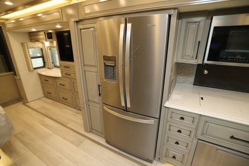 2024 Newmar London Aire 4521